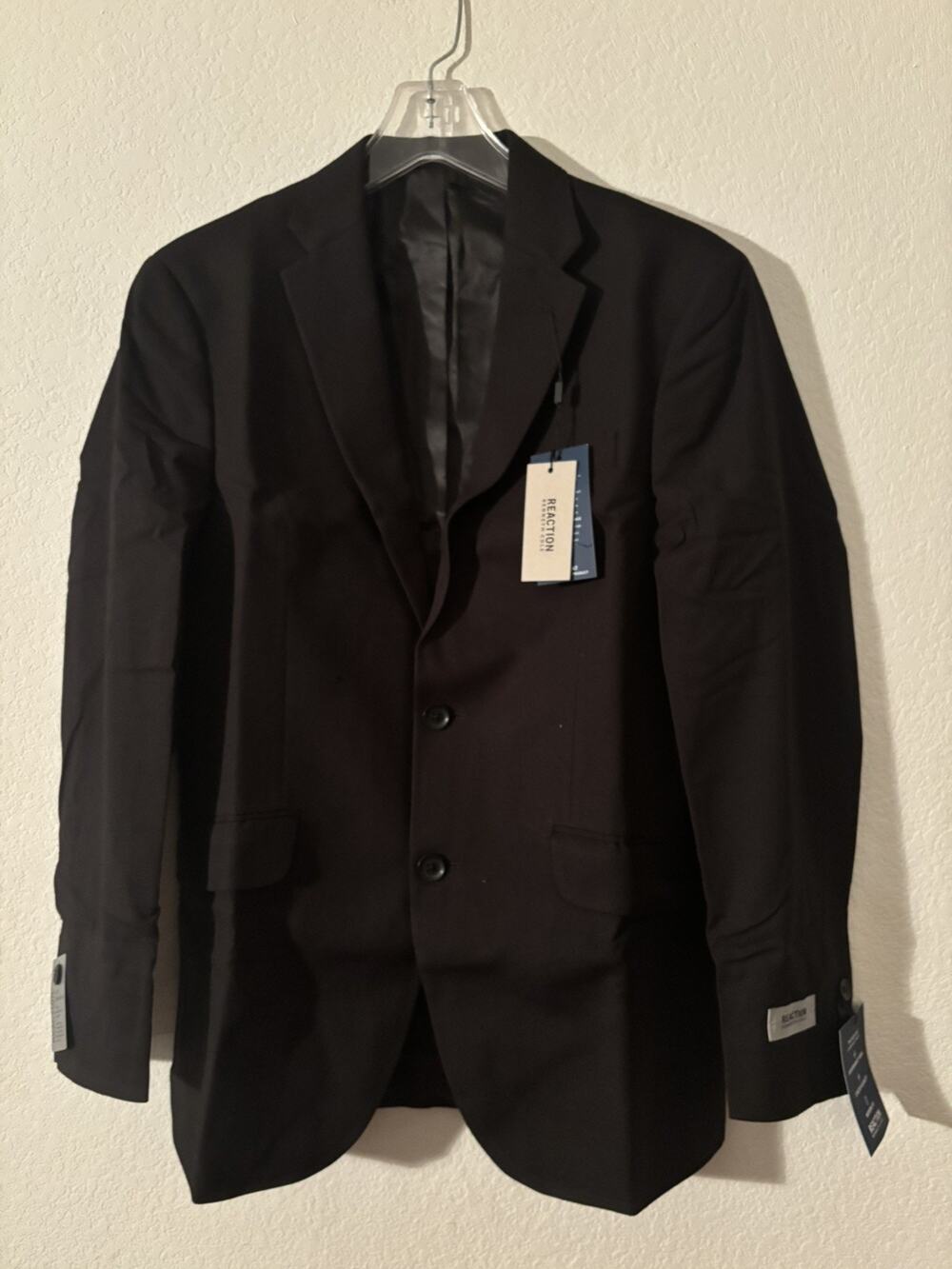 Kenneth Cole Reaction Men's 38 Regular Two-Button Black Suit Jacket L1310